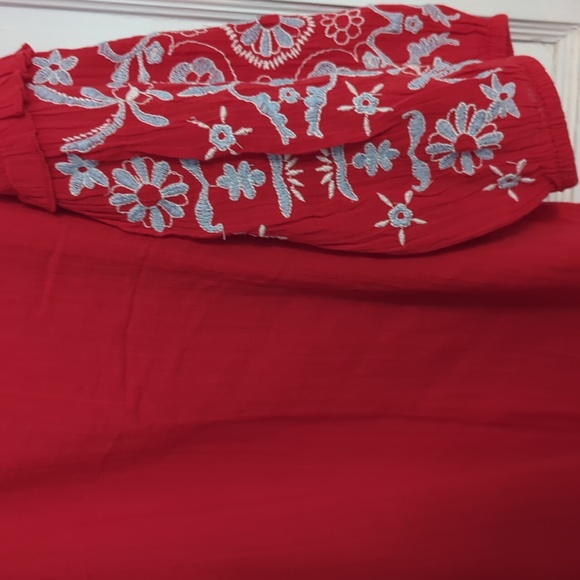 Liz Claiborne Size Small Red Boho Top with Light Blue Embroidered Flowers - Picture 2 of 6